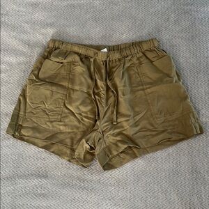 💋3/$10💋Old Navy Olive Green Casual Drawstring Pocket Shorts Size Small